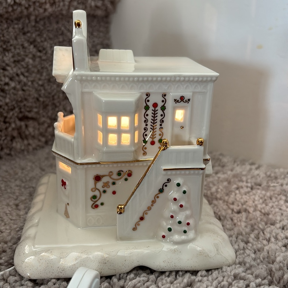 Mistletoe Park Village Ceramic General Store Decor with Gold Accents - Picture 11 of 11